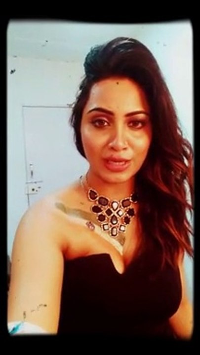 Zallel-Kameny Arshi Khan Message For Shahid Afridi On Lost From India