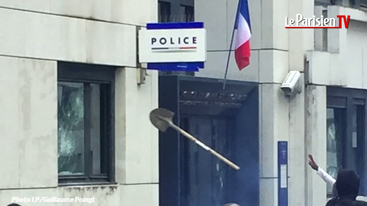 Des lycéens parisiens saccagent un commissariat à coups de pelle