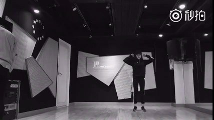 Meng Jia  孟佳 - dancing Rihanna's Work with Mina Myoung