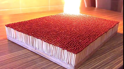 Il craque 6000 allumettes d'un coup