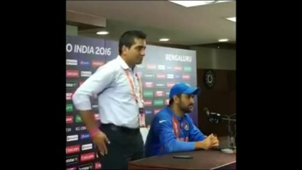 See Why MS Dhoni Thrashed A Journalist !