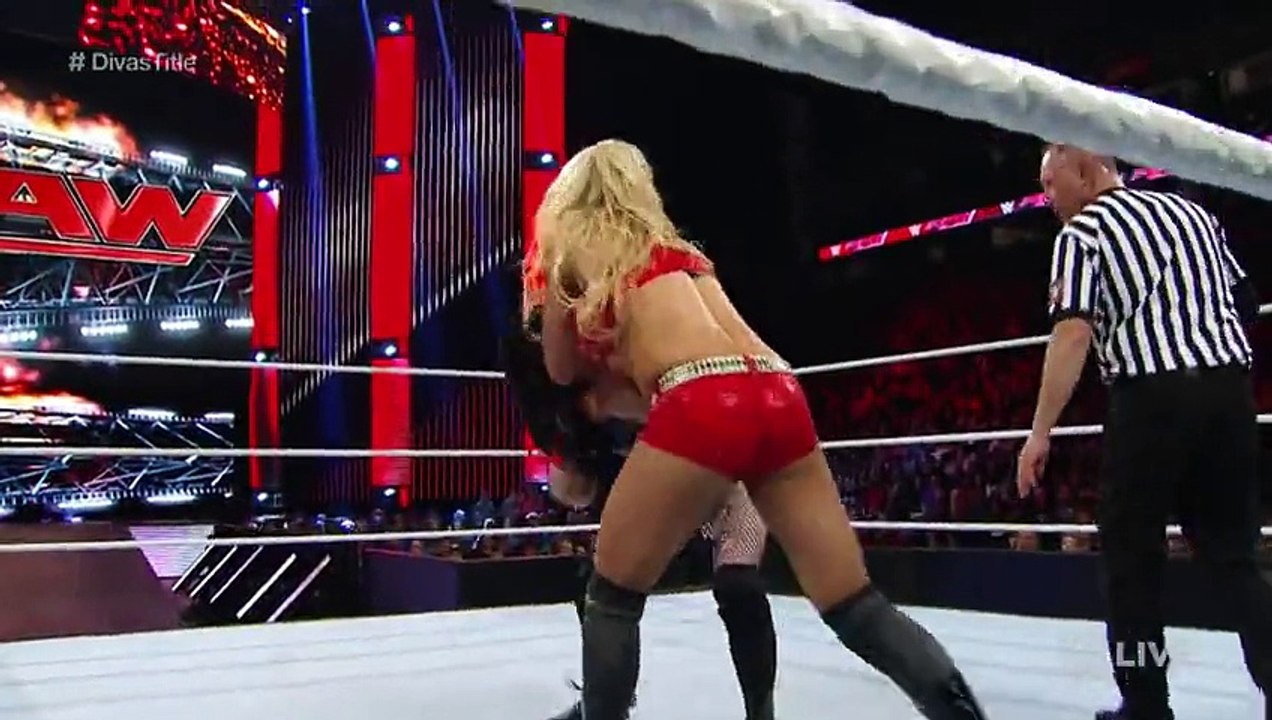Charlotte vs. Paige - Divas Championship Match: Raw, November 23, 2015