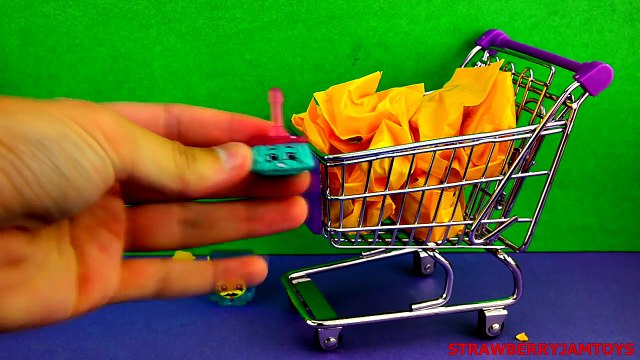 14 Shopkins Blind Bags from Shopkins Season 1 and Shopkins Season 2 Surprise Eggs StrawberryJamToys