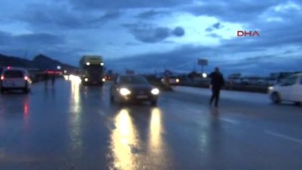 Manisa - İki Otomobil Çarpıştı: 5 Ölü, 2 Yaralı