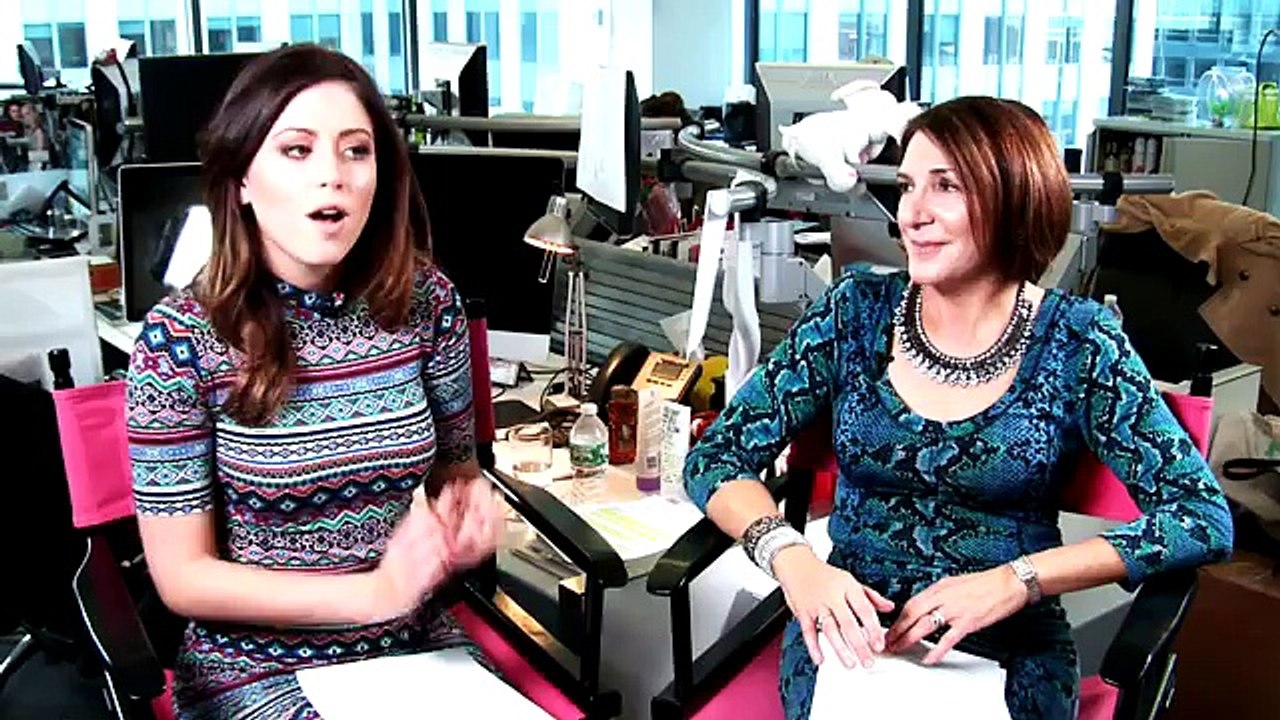 Miley Cyrus Disses Eiza Gonzalez In Feud Over Liam Hemsworth (Comic FULL HD 720P)