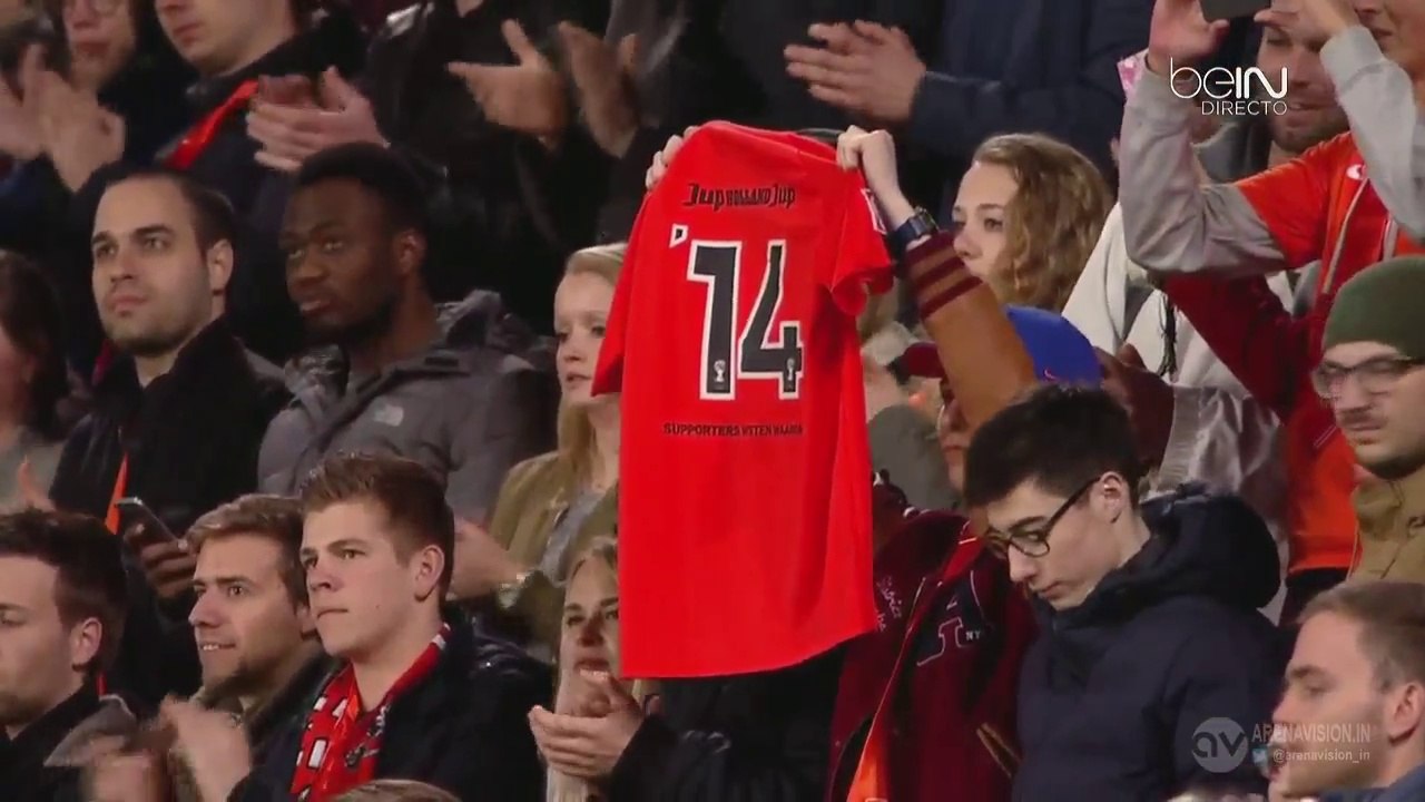 14. minute - Fans and Players Remembering to Johan Cruyff - Netherlands v. France - Friendly 25.03.2016