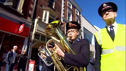 BBC1_Look North (East Yorkshire & Lincolnshire) 25Mar16 - church goers join Muslim community