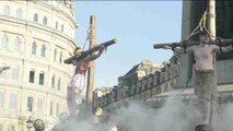 La londinense Trafalgar Square se convierte en el escenario de la Pasión de Cristo