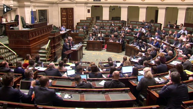 Attentats de Bruxelles: accusé d'avoir commis des erreurs, le gouvernement riposte