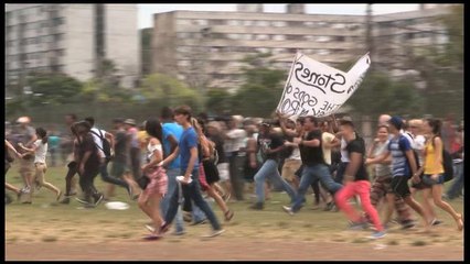 El escenario está listo y miles corren para ver a los Rolling Stones en Cuba