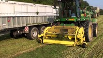 Gras Hakselen 2010 : Loonbedrijf Houten in de heuvels van Cadier en Keer