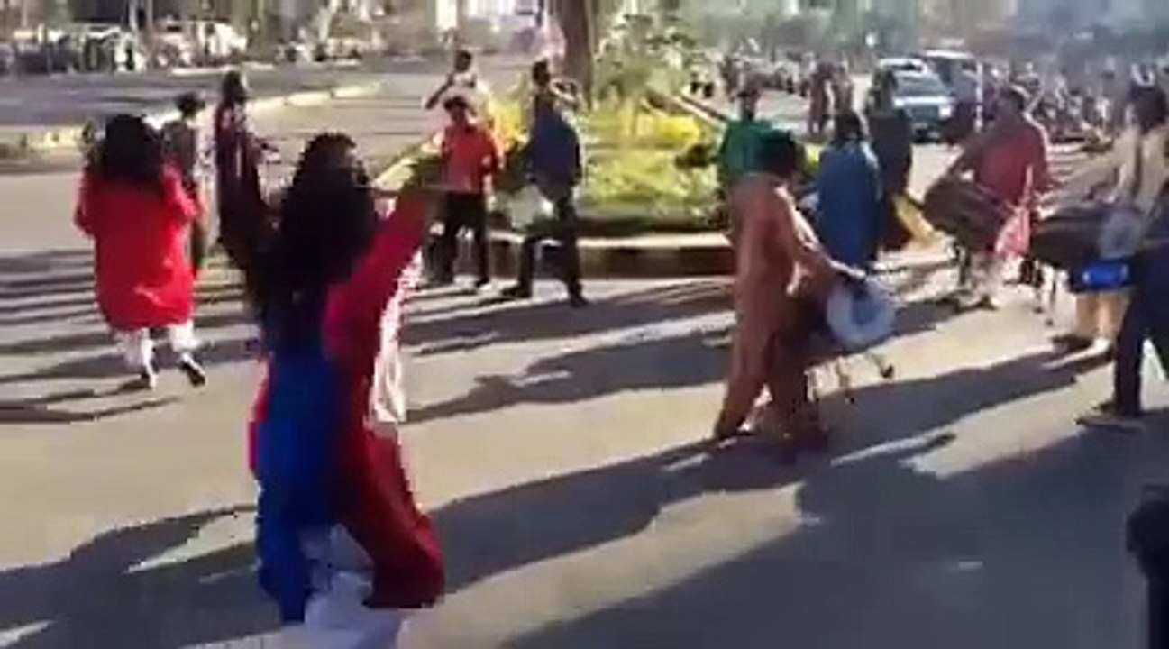 Crazy Lahori Girls and Boys Dancing on 23rd March Rehearsals