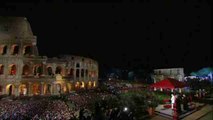 El papa recuerda en el Via Crucis a los refugiados y clama contra terrorismo