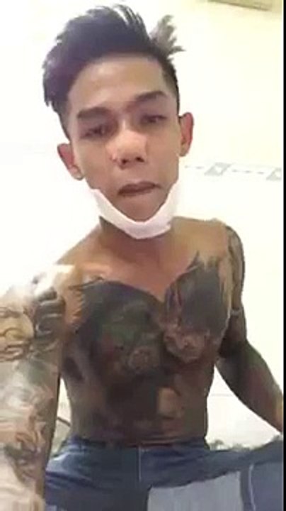 hot boy xăm trổ bị đánh phiên bản nhái ( hồ văn khoa ) thánh troll băng vệ sinh