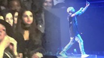 Selena Gomez asiste al concierto de Justin Bieber luego que él subió una foto romántica de ellos besándose en el pasado
