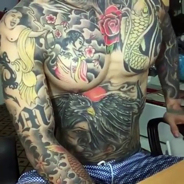 hot boy xăm trổ mất 500tr đe giao luu online , hơn 1 tỷ xăm kín người