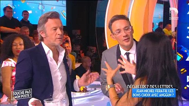 Piège : Julien Courbet embrasse Jean-Michel Maire... sur la bouche ! Regardez