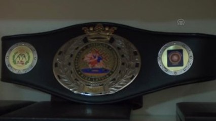 Şampiyon, Zirveyi Bırakmak İstemiyor