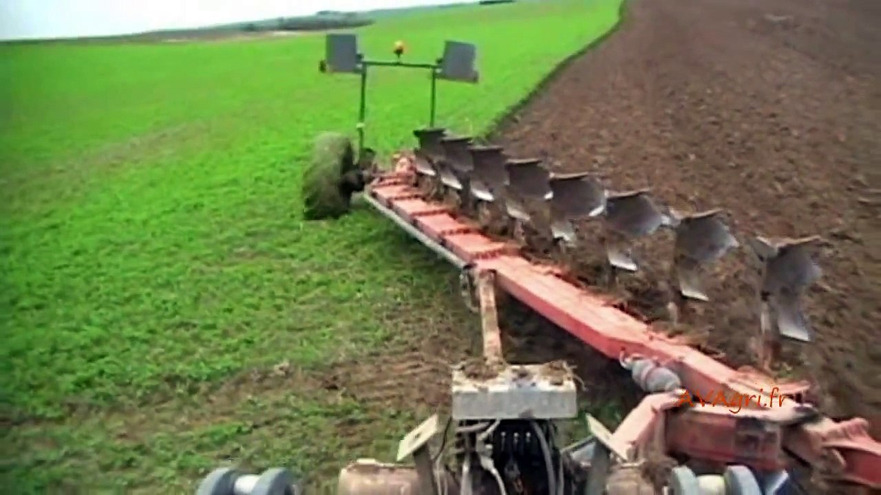 Labour 2009 avec un CATERPILLAR MT 865 B et une charrue GB 8 fers