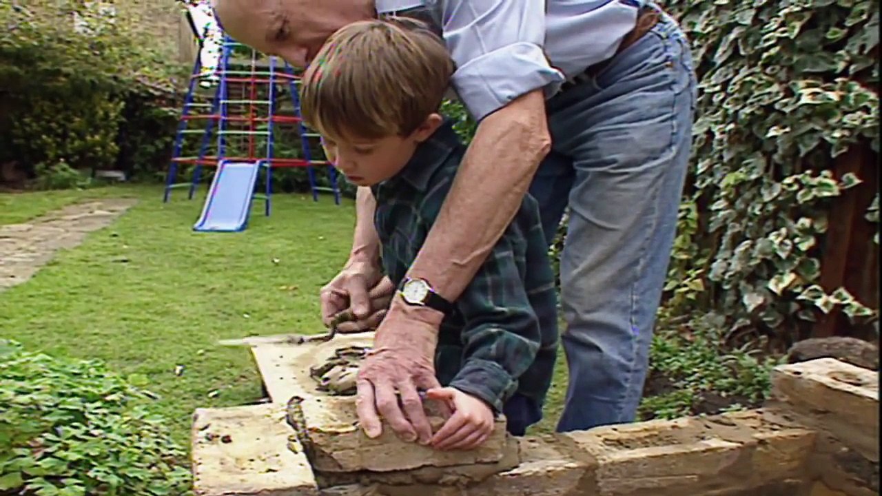 Teletubbies: Building a Barbeque - Full Episode