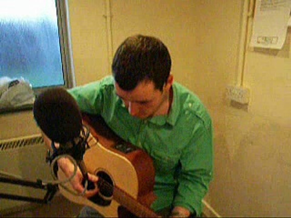 Adam Sambrook live performance of Halleluiah