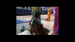 Desi Village Aunty Breastfeeding at Train station Mumbai
