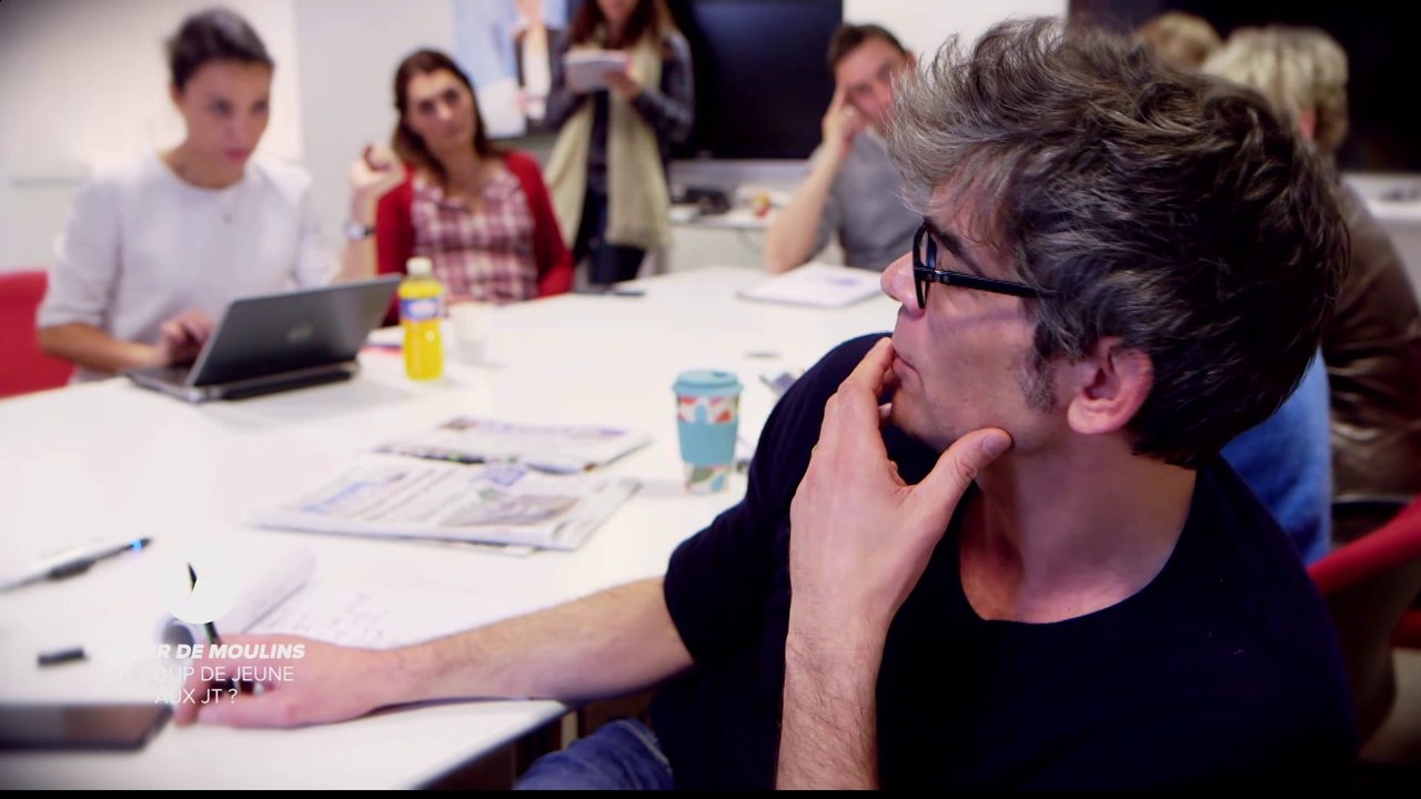 Xavier de Moulins : un coup de jeune aux JT ? - Le Tube du 26/03 - CANAL+