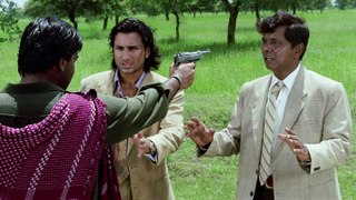 Saif Ali Khan & Ajay Devgns Great Escape | Kachche Dhaage Movie Scene