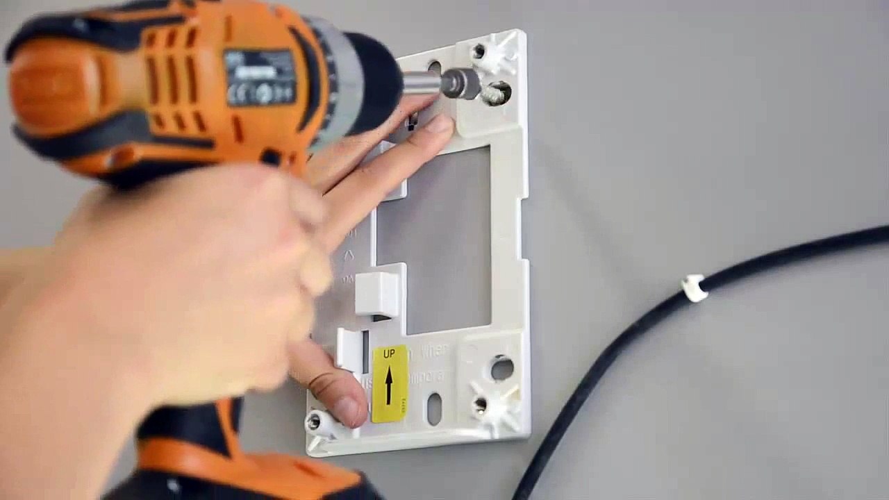 Hikvision DS-7604NI-E1/4P/BB (Shell No Hard drive)