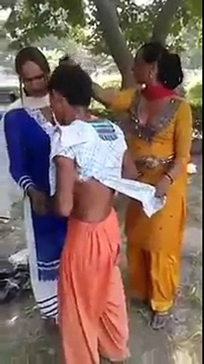 Asli kinnaro ne ki Nakli kinner ki Pitai | असली किन्नरो ने कारी नकली किन्नर की पिटाई