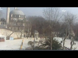 İstanbul meydanlarında sis görüntüleri