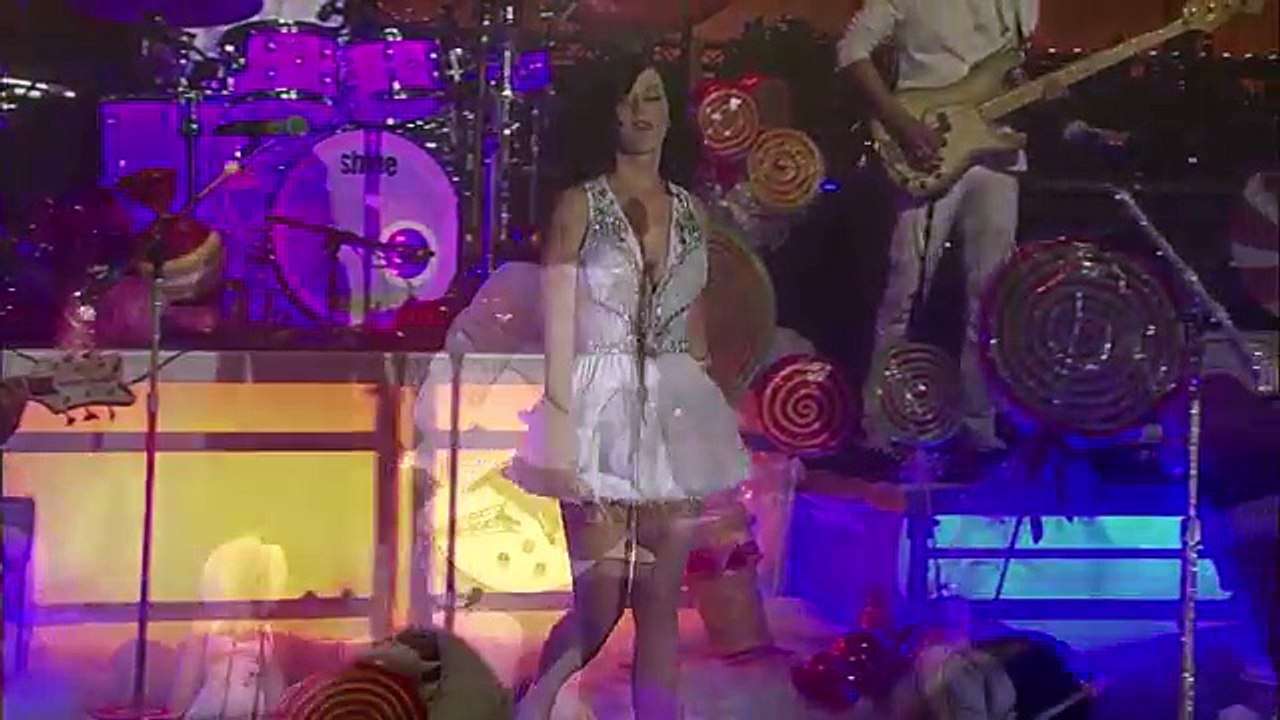 Katy Perry - Waking Up In Vegas (Live on Letterman)