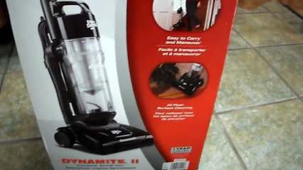 Descargar video: Unboxing Review Dirt Devil Cyclonic Dynamite II 2 Vacuum Cleaner Quick Path Motor Driven b