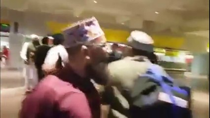 Junaid Jamshed beaten At Islamabad Airport By Some Mullahs