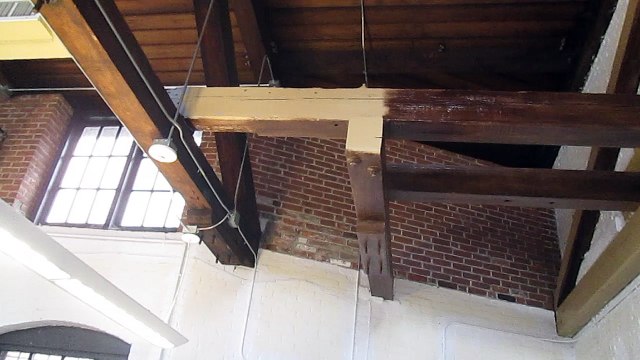 PROVIDENCE RI. GEL-STAINING BEAMS INTERIOR PAINTER