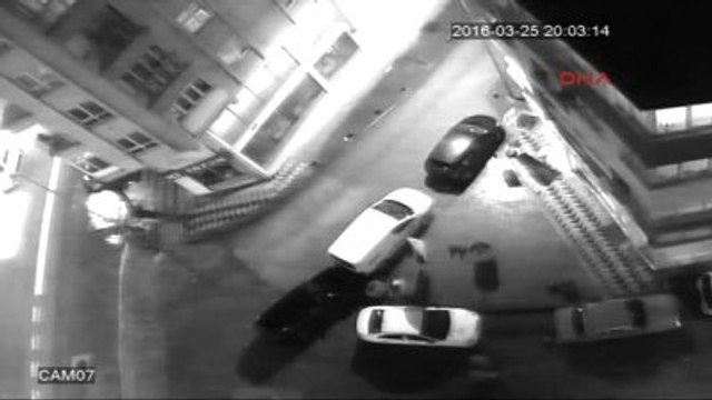 Eskişehir'de Halk Otobüsü İki Kız Kardeşe Çarptı 1 Ölü, 1 Yaralı Ek Kaza Güvenlik Kamerasında Ek