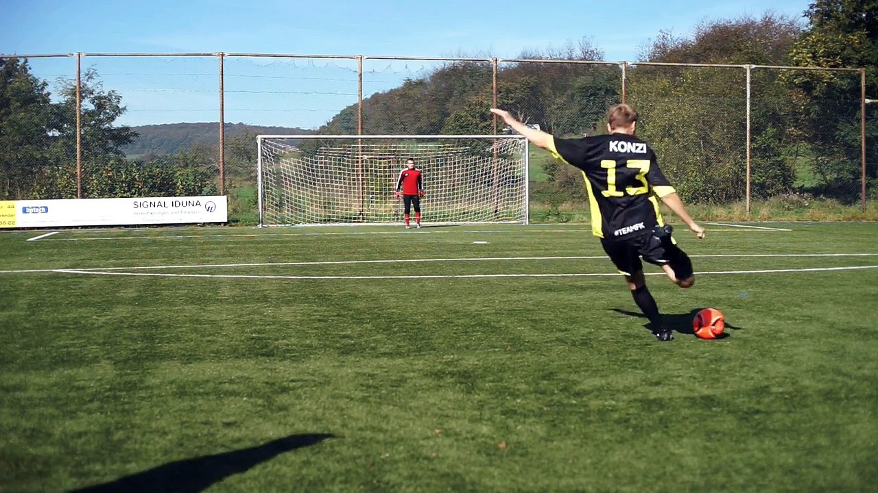 Best Free Kicks Montage Vol. 33 by freekickerz