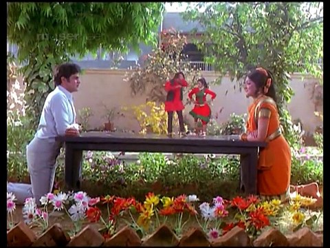 Jeetendra, Hema Malini - Bol Meri Gudiya (Bhai Ho To Aisa) - Kishore Kumar , Lata Mangeshkar