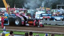 Tractorpulling Bakel 2010 : The Judge Destroys Engine