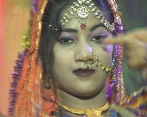 बुन्देली लोकगीत / नैनों में हलका हलका / घनश्याम दास गुप्ता