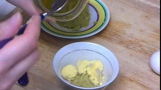 How To Get Clear Flawless Beautiful Skin with Toning Egg Yolk Olive Oil Natural Homemade Face Mask
