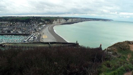 Cap Fagnet à Fécamp (alt 105m) Le vent souffle fort ce 2016.03.26