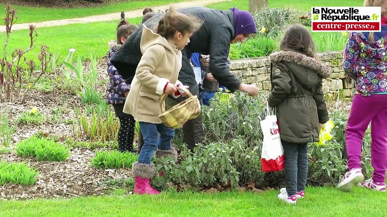 400 enfants chassent les oeufs au parc de la Roseraie à Poitiers