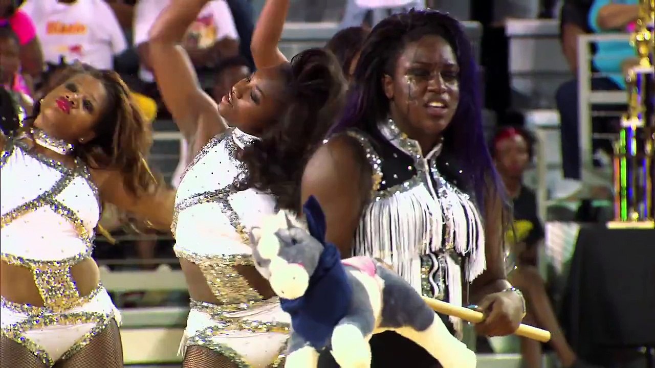 Bring It!: Stand Battle: Dancing Dolls vs. Xplosive Dance Company Medium Stand (S2, E23) |