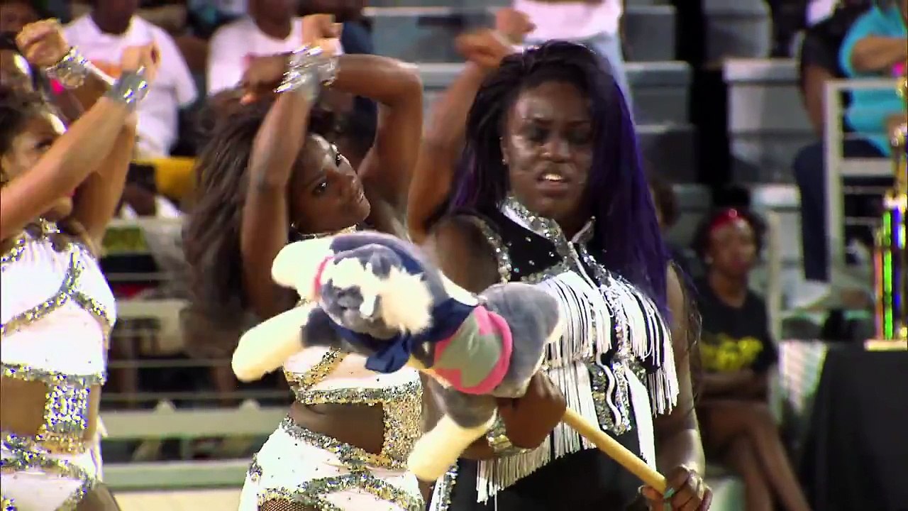 Bring It!: Stand Battle: Dancing Dolls vs. Xplosive Dance Company Medium Stand (S2, E23) |