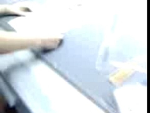 Elle coupe, elle colle, elle est trop forte