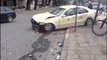 Tiranë - Përplasen dy makina, njëra përfundon në Lanë- Ora News