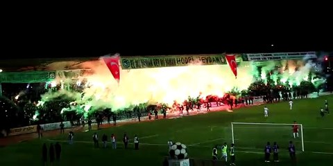 Kocaelispor taraftarından müthiş şov!