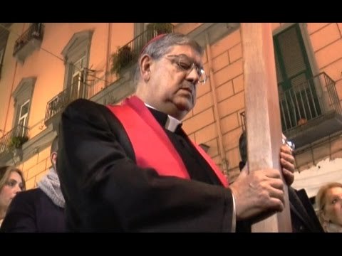 Napoli - Via Crucis, Sepe su strage Bruxelles: Combattiamo la paura (26.03.16)
