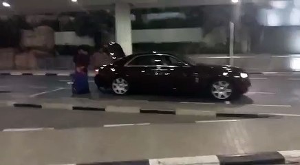 Shahid Afridi spotted in Dubai in Luxury Car but What is he saying ???